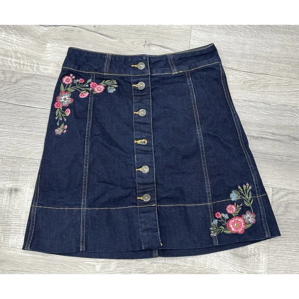 Kate‎ Spade W/ Flower Embroidered A Line Skirt Jeans Size 2 Missing Button